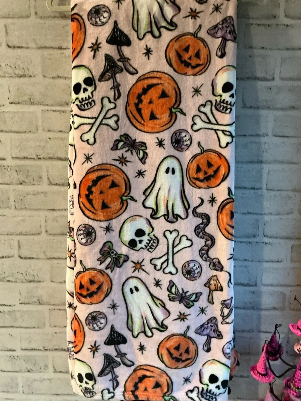 HALLOW HOME Sinister Ghouls Throw